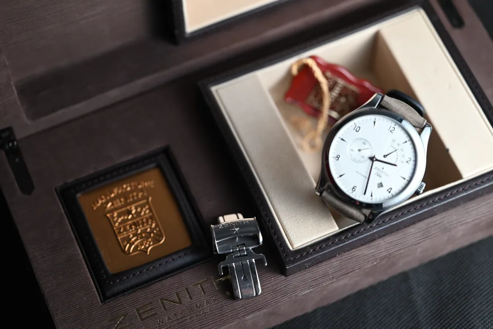 ZENITH ELITE GRANDE CLASS POWER RESERVE miniatura