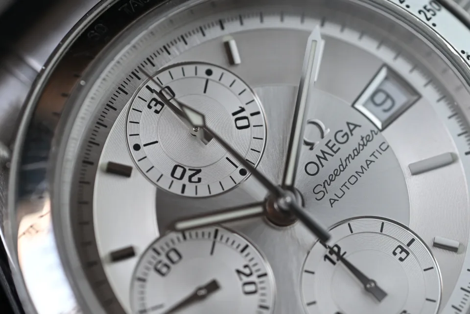Omega Speedmaster Date 39 mm