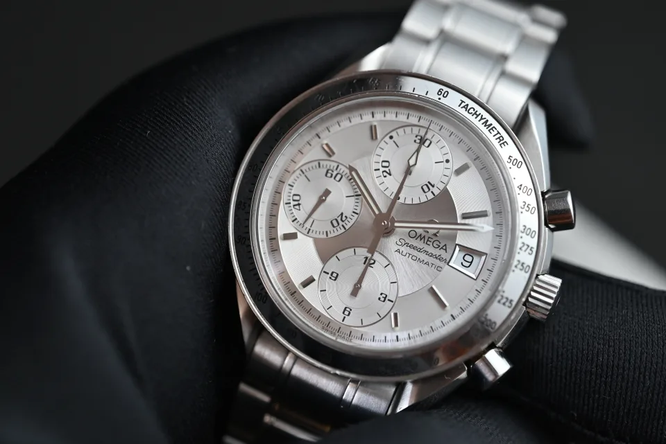Omega Speedmaster Date 39 mm