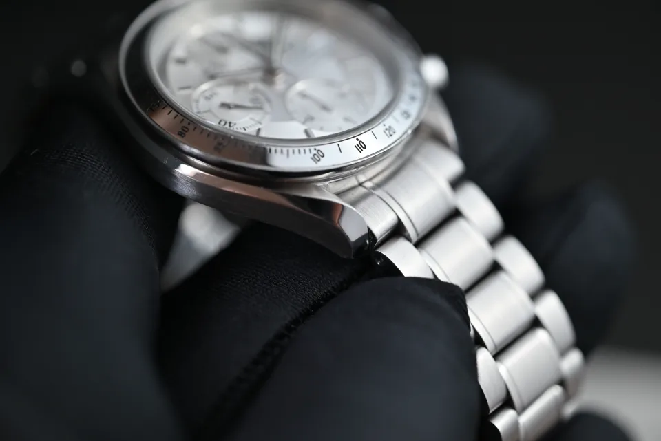 Omega Speedmaster Date 39 mm