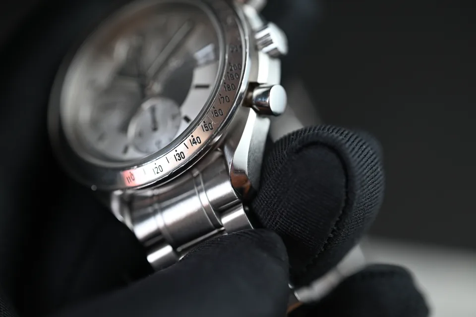 Omega Speedmaster Date 39 mm