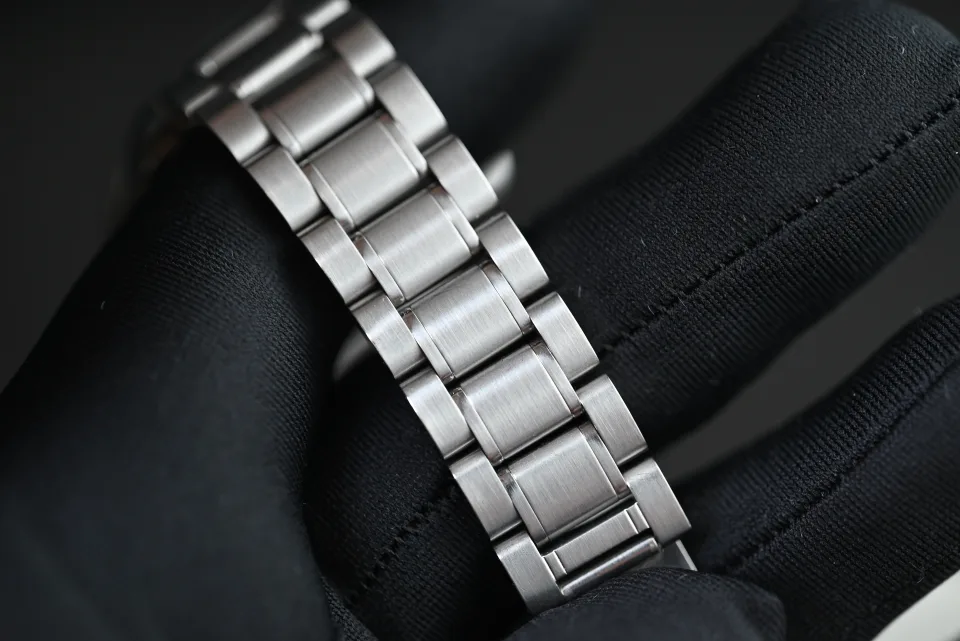 Omega Speedmaster Date 39 mm