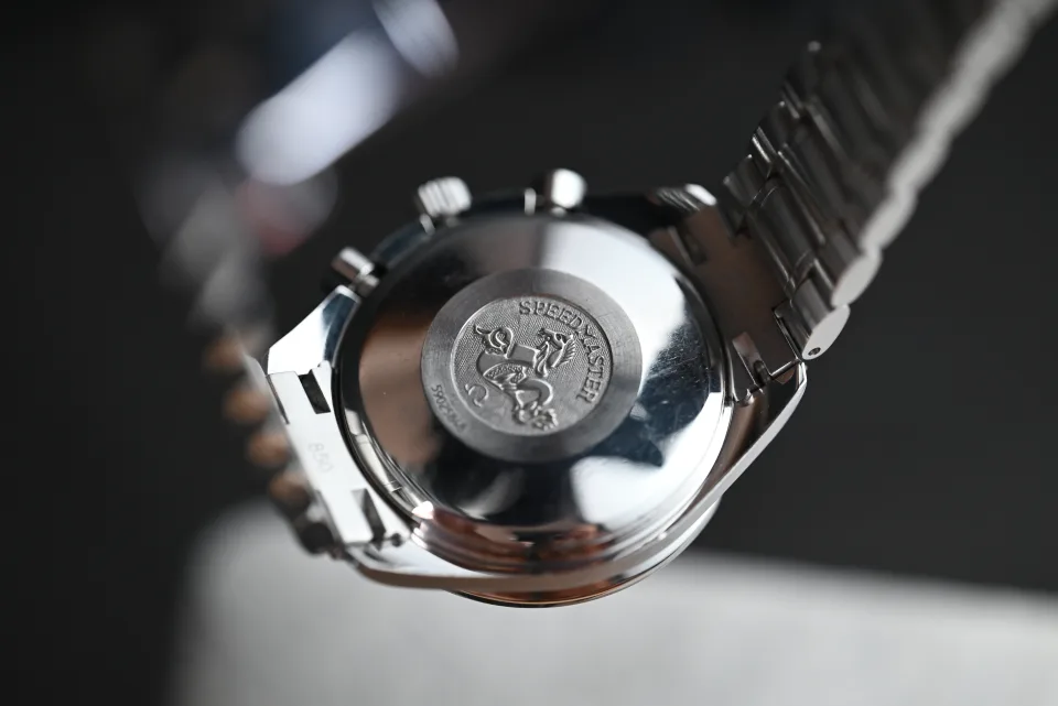 Omega Speedmaster Date 39 mm