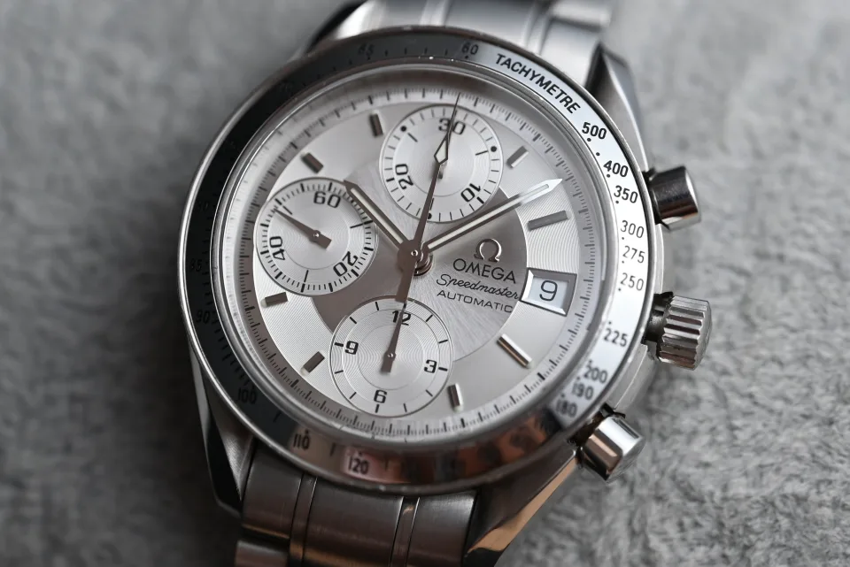 Omega Speedmaster Date 39 mm