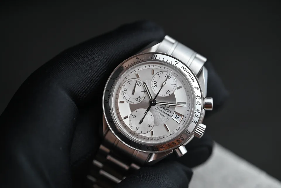 Omega Speedmaster Date 39 mm